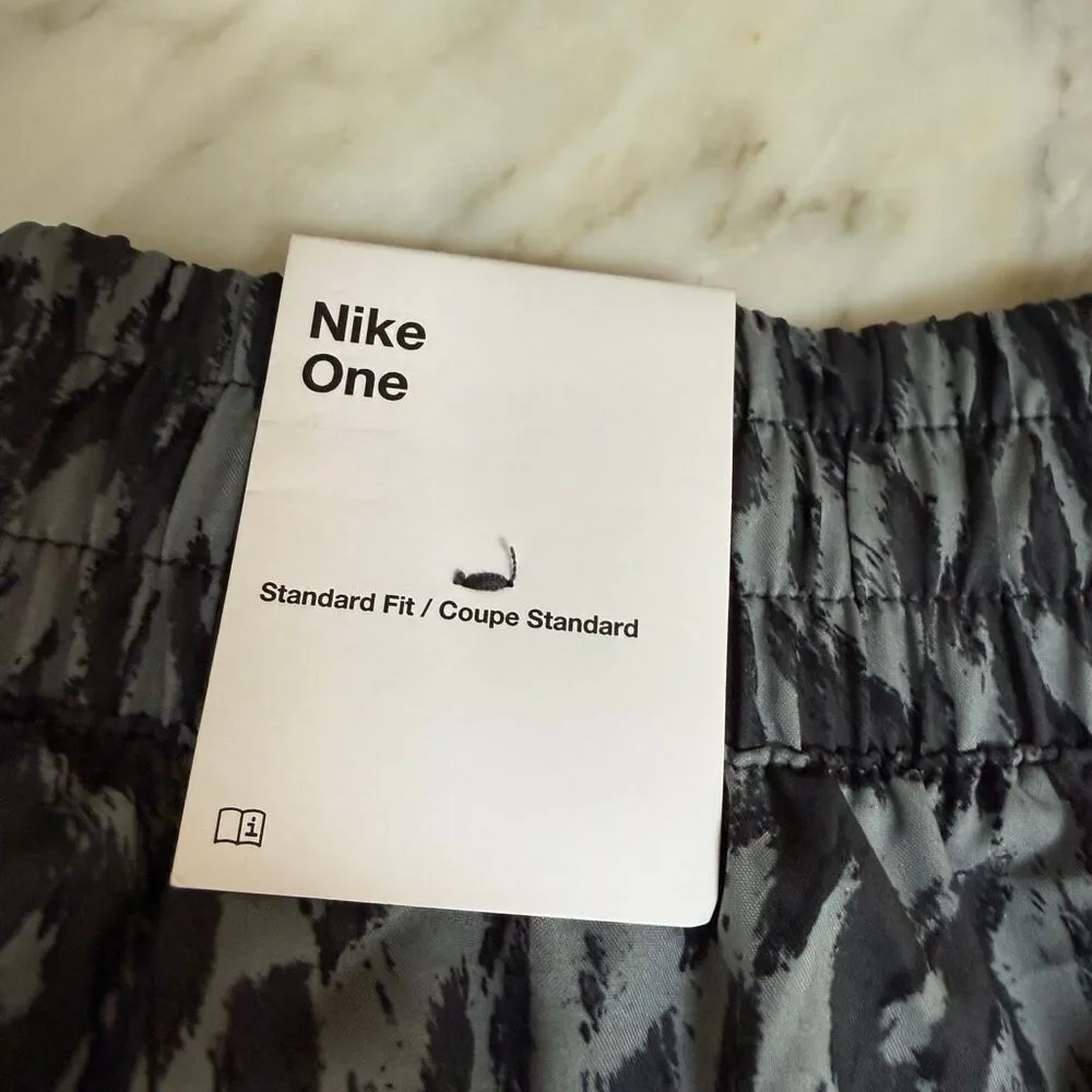 Nike One Girls' Dri-FIT Woven High-Waisted Shorts grey animal print sz S NWT